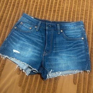 Levi high waisted shorts
